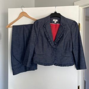 Ann Taylor Suit size 8